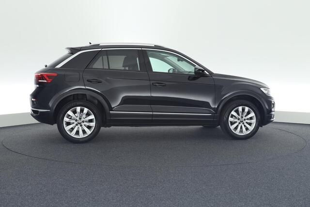 Volkswagen T-Roc 1.5 TSI 150pk DSG Sport Keyless Camera Stoelverwarming Virtual Cockpit Navigatie