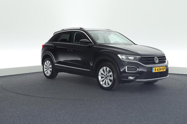 Volkswagen T-Roc 1.5 TSI 150pk DSG Sport Keyless Camera Stoelverwarming Virtual Cockpit Navigatie