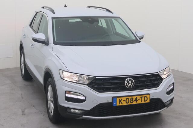 Volkswagen T-Roc 1.0 TSI 110pk Style / Navigatie / Donker glas/ PDC / 16" LMV