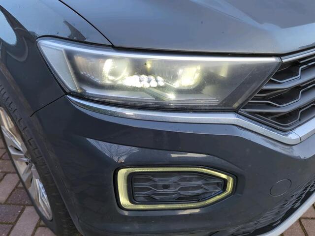 Volkswagen T-Roc 1.5 TSI Sport DSG/ Digitale Cockpit/ Led/ Luxe Sportint. / Clima/ Navi/ / Parkeersensoren/ 17 lmv