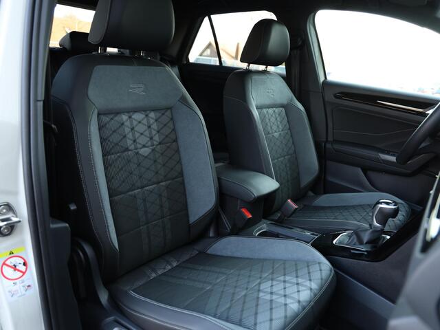 Volkswagen T-Roc 1.5 TSI R-Line 150pk DSG Black Style | LED Plus | Navigatie | Climate control | Cruise control | 19 inch
