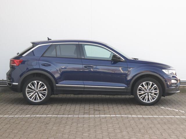 Volkswagen T-Roc 1.5 TSI Style 150pk Automaat | Active Info | Navigatie | App-Connect | Stoel- en Stuurverwarming | Dodehoekdetectie | Adaptive Cruise |