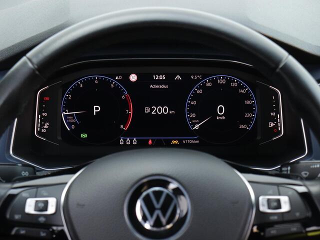 Volkswagen T-Roc 1.5 TSI Style 150pk Automaat | Active Info | Navigatie | App-Connect | Stoel- en Stuurverwarming | Dodehoekdetectie | Adaptive Cruise |