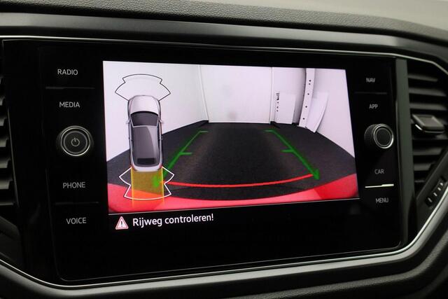 Volkswagen T-Roc Cabrio 1.5 TSI 150 pk DSG R-Line | Leder | Beats | Stuur-/stoelverwarming | Achteruitrijcamera | Navigatie