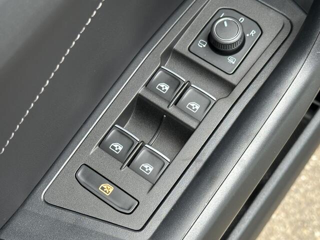 Volkswagen T-Roc 1.5 TSI 150pk DSG Style | Trekhaak | Carplay | Adapt. Cruise | Ergo stoel | Rijklaar incl. garantie |