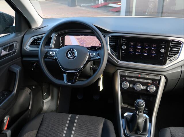 Volkswagen T-Roc 1.0 TSI Style Business | virtual | camera | stoelverw | elektr klep |