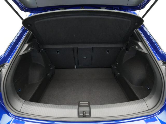 Volkswagen T-Roc 1.5 TSI 150pk DSG R-Line Navigatie Pdc Acc Led 226