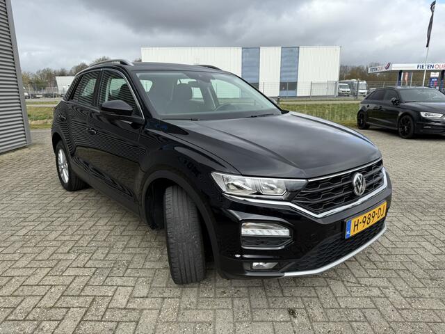 Volkswagen T-Roc 1.5 TSI DSG Style Business Navigatie Climate Control Carplay Adaptieve Cruise Control Top onderhouden!