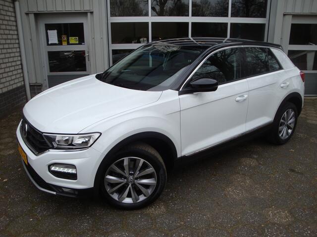 Volkswagen T-Roc 1.0 TSI Style / Trekhaak / TwoTone