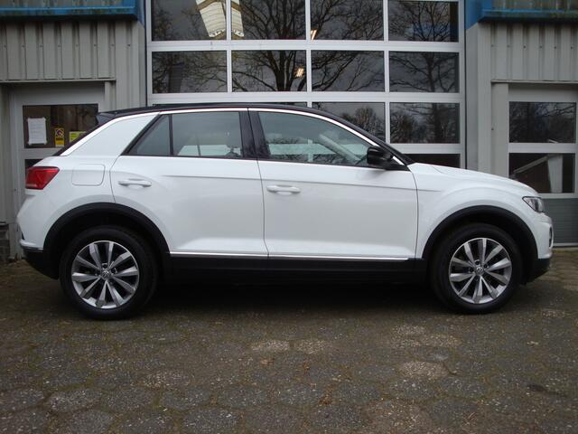Volkswagen T-Roc 1.0 TSI Style / Trekhaak / TwoTone
