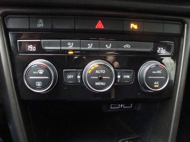 Volkswagen T-Roc 1.0 TSI Style / Trekhaak / TwoTone