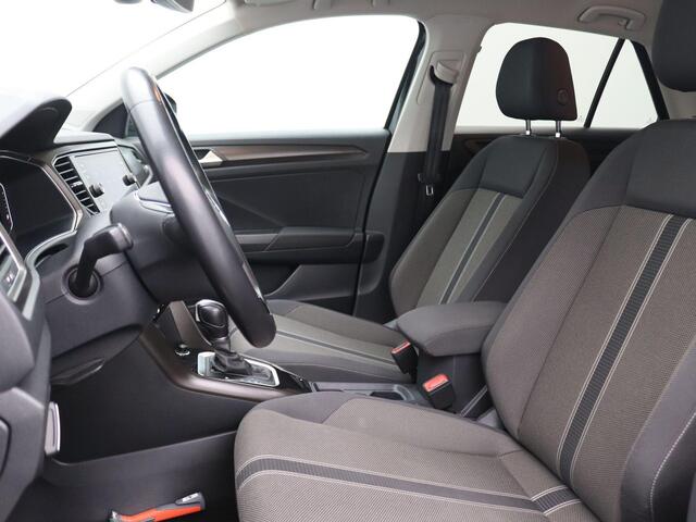 Volkswagen T-Roc 1.5 TSI Style 150 PK DSG Trekhaak, Virtual cockpit, Achteruitrijcamera, Navigatie, Carplay, DAB, Alarm