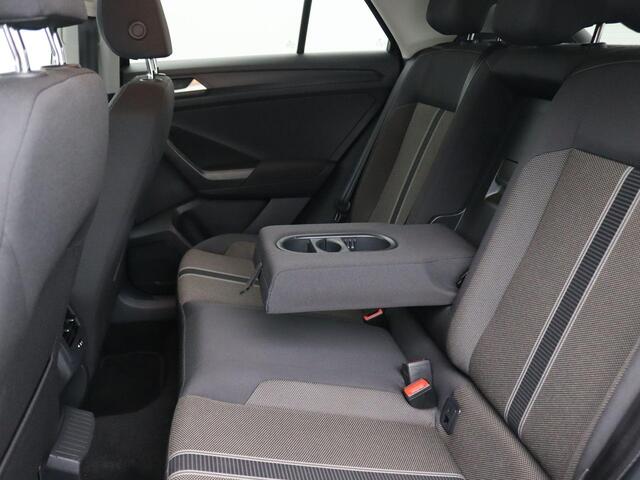 Volkswagen T-Roc 1.5 TSI Style 150 PK DSG Trekhaak, Virtual cockpit, Achteruitrijcamera, Navigatie, Carplay, DAB, Alarm