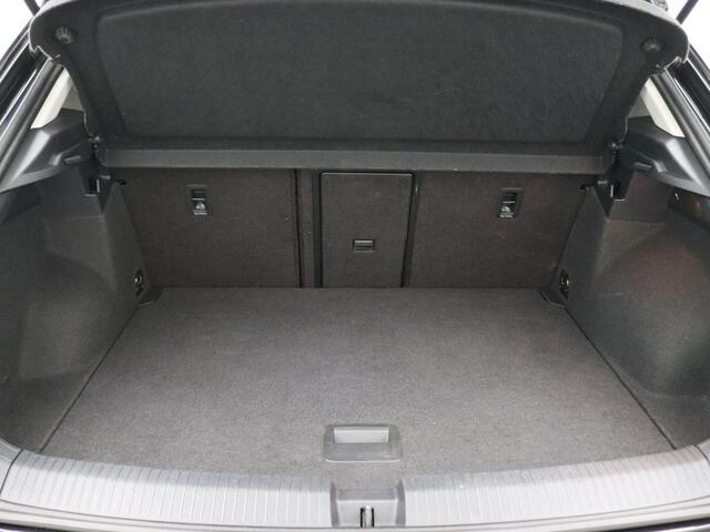 Volkswagen T-Roc 1.5 TSI Style 150 PK DSG Trekhaak, Virtual cockpit, Achteruitrijcamera, Navigatie, Carplay, DAB, Alarm