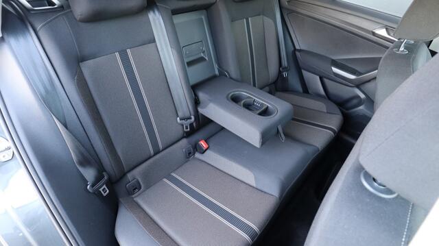Volkswagen T-Roc 1.5 TSI Sport | Led Koplampen | Apple Android | Adaptief cruise