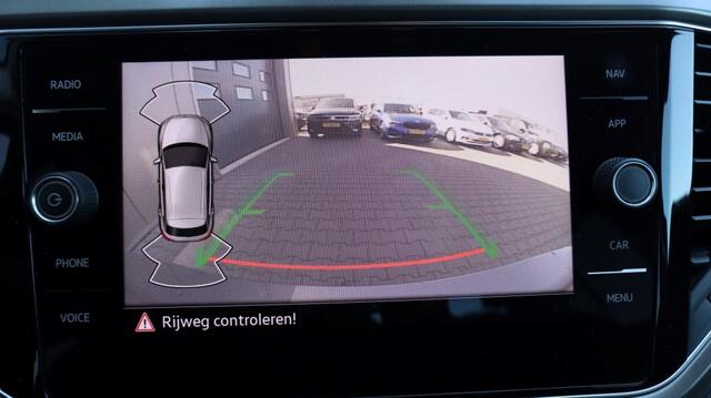 Volkswagen T-Roc 1.5 TSI Sport | Led Koplampen | Apple Android | Adaptief cruise