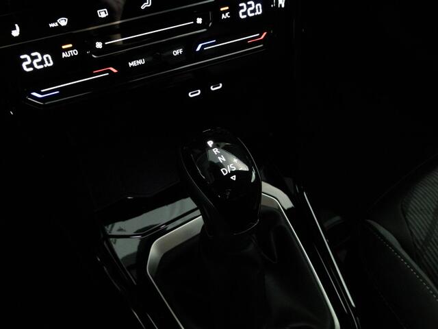 Volkswagen T-Roc AUTOMAAT 1.5 TSI 150 PK DSG R-Line | LED IQ | Black Style | Achteruitrijcamera | Navigatie | Travel Assist |