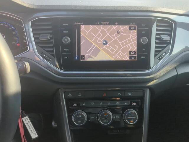 Volkswagen T-Roc 1.5 TSI Sport Business R / Metallic/ Digitale Cockpit/ Led/ Panoramadak/ R Line/ Elec. Klep/ Camera/ Afn. Haak/Clima/ Navi/ Parkeersensor/ 19 lmv