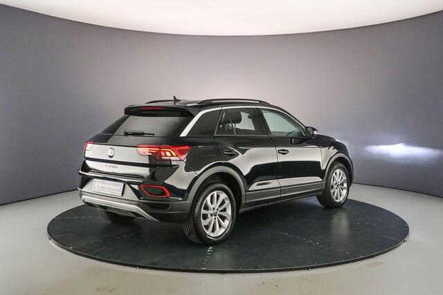 Volkswagen T-Roc Life Edition 1.0 TSI 110pk Adaptive cruise control, Achteruitrijcamera, LED koplampen, Airco, DAB, Radio, App connect, Parkeersensoren