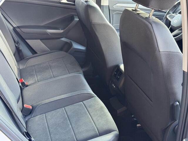 Volkswagen T-Roc 1.5 TSI Style,App,Trekh,Navi,Led,Cruise