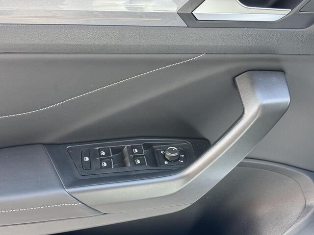 Volkswagen T-Roc 1.5 TSI Style,App,Trekh,Navi,Led,Cruise