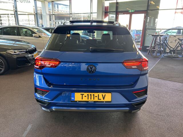 Volkswagen T-Roc 1.5 TSI Sport 3X R-Line | Automaat | Panoramadak | Digital dashboard | Keyless | Adaptief onderstel | Lane assist | Dodehoeksdetectie | Stoelverwarming | Climate control | Apple carplay | Navigatie
