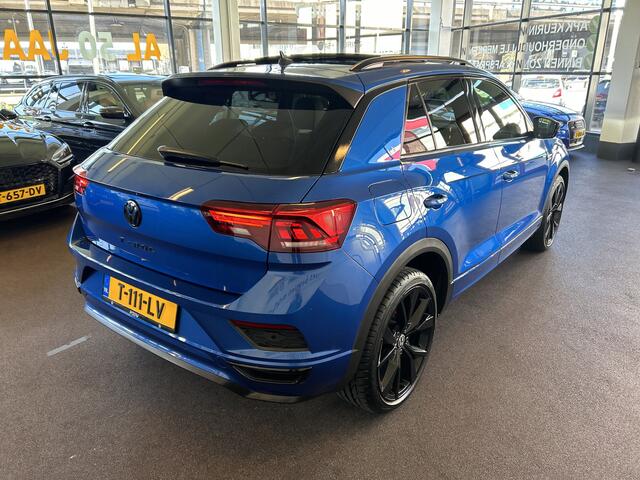Volkswagen T-Roc 1.5 TSI Sport 3X R-Line | Automaat | Panoramadak | Digital dashboard | Keyless | Adaptief onderstel | Lane assist | Dodehoeksdetectie | Stoelverwarming | Climate control | Apple carplay | Navigatie