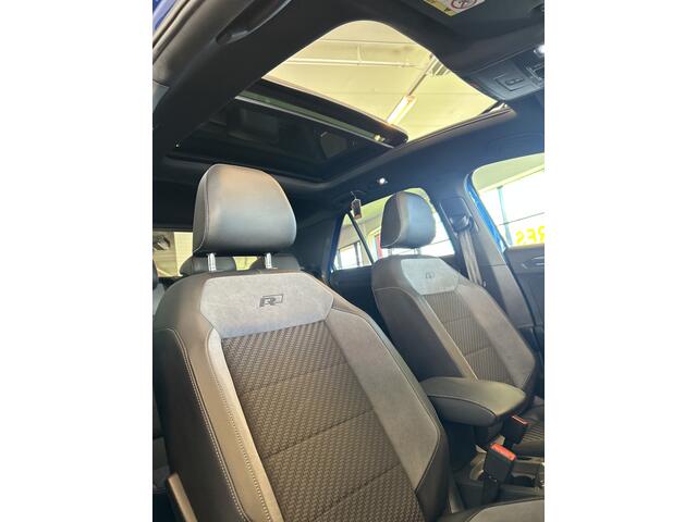 Volkswagen T-Roc 1.5 TSI Sport 3X R-Line | Automaat | Panoramadak | Digital dashboard | Keyless | Adaptief onderstel | Lane assist | Dodehoeksdetectie | Stoelverwarming | Climate control | Apple carplay | Navigatie