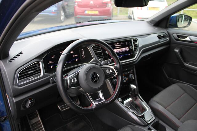 Volkswagen T-Roc 1.5 TSI Sport 150pk - Carplay - ACC - LED - Camera - Stoelverwarming - Rijklaar