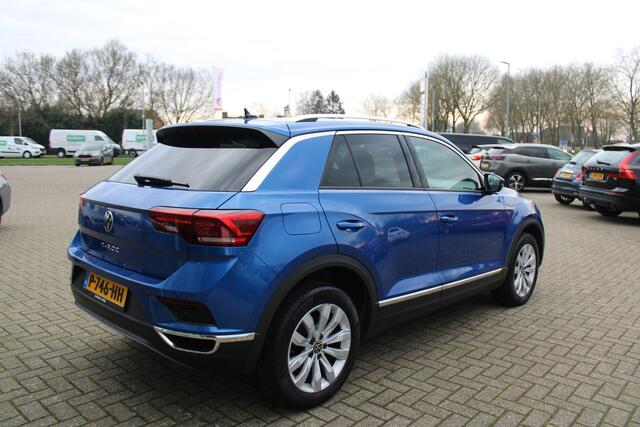 Volkswagen T-Roc 1.5 TSI Sport 150pk - Carplay - ACC - LED - Camera - Stoelverwarming - Rijklaar