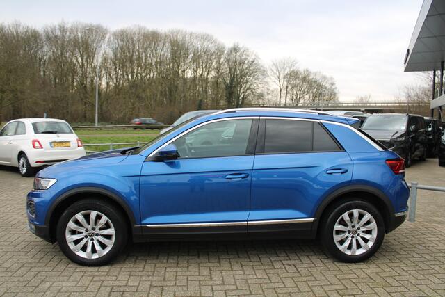 Volkswagen T-Roc 1.5 TSI Sport 150pk - Carplay - ACC - LED - Camera - Stoelverwarming - Rijklaar