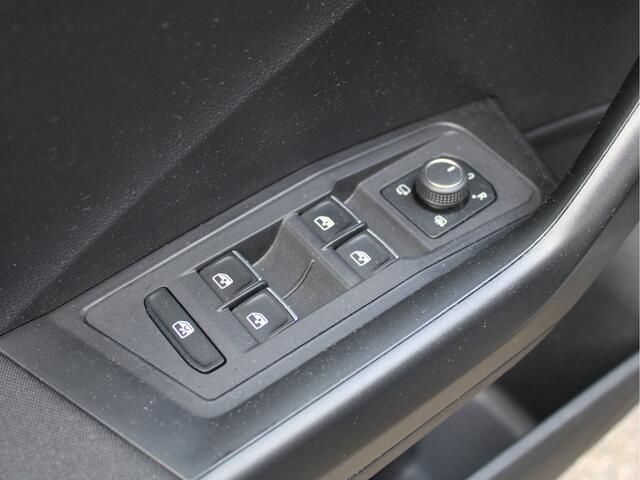 Volkswagen T-Roc 1.5 TSI 150pk Automaat Style Business 1e Eig./Climate/Stoelverw./AdaptiveCruise/Camera/PDC/Afn.Trekhaak/LED/AppleCarplay