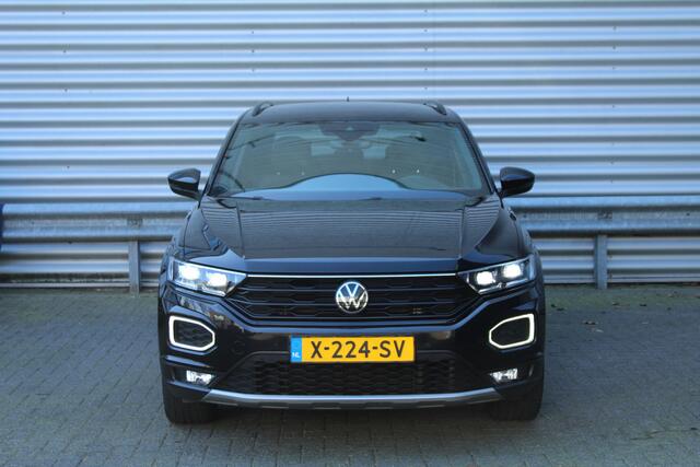 Volkswagen T-Roc 1.5 TSI 150pk Sport R-Line Black Ed. DSG7 Clima Cruise Carplay Camera Dig. Cockpit El Klep 18"LMV