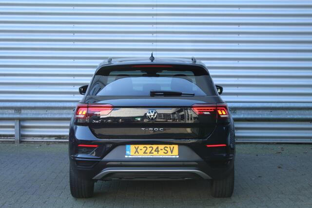 Volkswagen T-Roc 1.5 TSI 150pk Sport R-Line Black Ed. DSG7 Clima Cruise Carplay Camera Dig. Cockpit El Klep 18"LMV