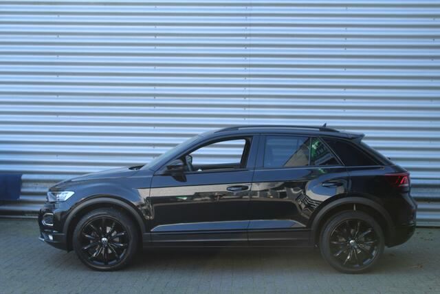 Volkswagen T-Roc 1.5 TSI 150pk Sport R-Line Black Ed. DSG7 Clima Cruise Carplay Camera Dig. Cockpit El Klep 18"LMV