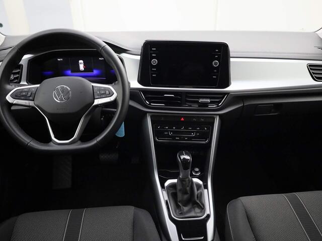Volkswagen T-Roc 1.5TSI/150PK Life DSG · Navigatie · Stoelverwarming · Parkeersensoren · Garantie tot maart 2026