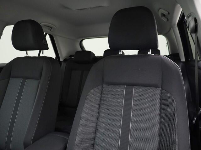 Volkswagen T-Roc 1.5TSI/150PK Life DSG · Navigatie · Stoelverwarming · Parkeersensoren · Garantie tot maart 2026