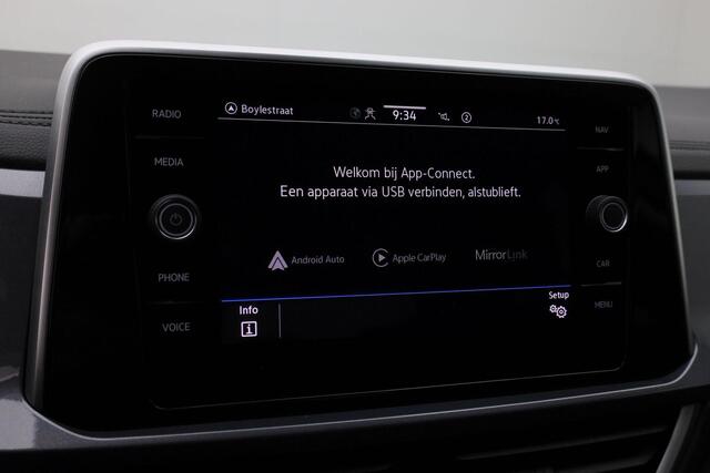 Volkswagen T-Roc 1.0 TSI 110 pk Style | Navigatie | Stoelverwarming | Parkeersensoren voor/achter | Massage | Alcantara | Adaptive Cruise