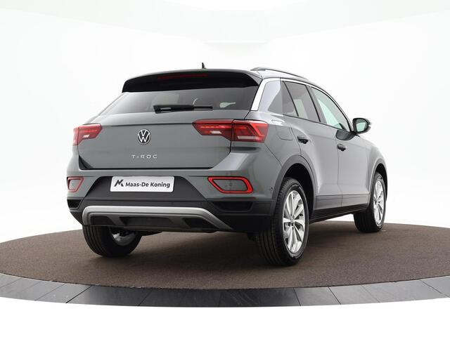 Volkswagen T-Roc Life Edition 1.5 TSI 150 pk 7 versn. DSG · Airconditioning automatisch, 2-zone (climatronic) · Velgen 'johannesburg, 17 inch lichtmetaal ·