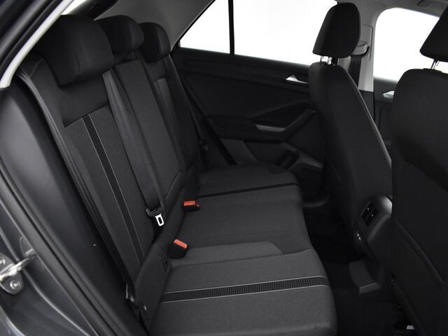 Volkswagen T-Roc Life Edition 1.5 TSI 150 pk 7 versn. DSG · Airconditioning automatisch, 2-zone (climatronic) · Velgen 'johannesburg, 17 inch lichtmetaal ·