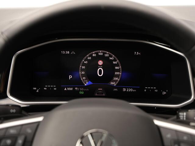 Volkswagen T-Roc 1.5 TSI R-Line 150PK DSG | Panoramadak | Led plus |Camera | Spiegelpakket | Stoelverwarming