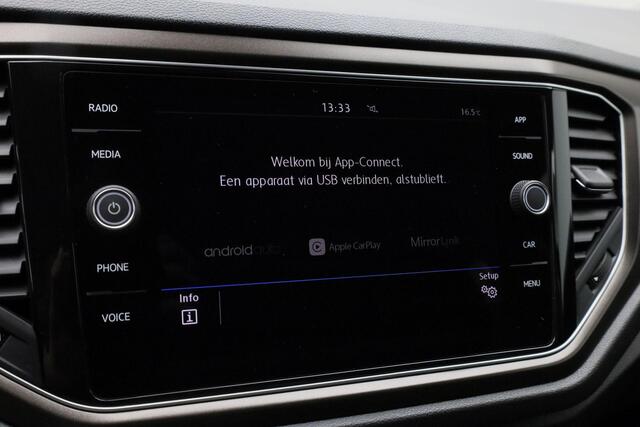 Volkswagen T-Roc 1.0 TSI 115 pk Style | Parkeersensoren voor/achter | Adaptive Cruise | Apple Carplay / Android Auto