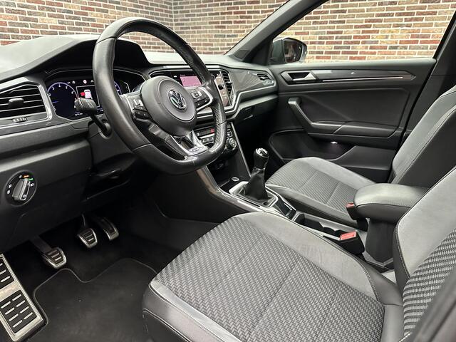 Volkswagen T-Roc 1.5 TSI Sport R-Line | Dak| CarPlay| Adaptive cruise| Virtual dash|