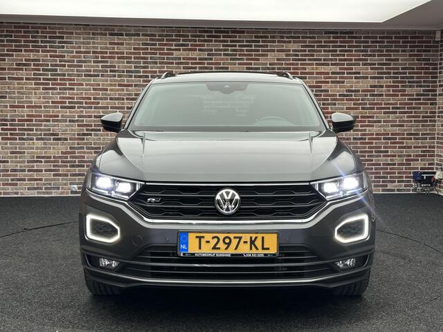 Volkswagen T-Roc 1.5 TSI Sport R-Line | Dak| CarPlay| Adaptive cruise| Virtual dash|