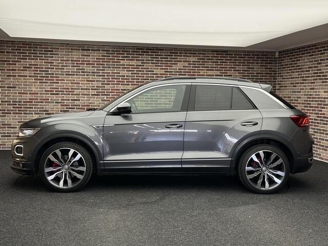 Volkswagen T-Roc 1.5 TSI Sport R-Line | Dak| CarPlay| Adaptive cruise| Virtual dash|