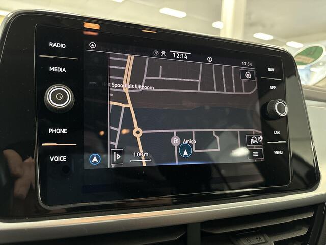 Volkswagen T-Roc 1.5 Tsi 150pk DSG Life · Apple/Android Car Play · Navi · P-Sensoren · Park Assist · 18'' Inch · Garantie t/m 22-05-2027 of 100.000km