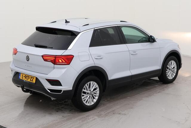 Volkswagen T-Roc 1.0 TSI Style Business / Navigatie / CLimate controle / Navigatie / Parkeersensoren V+A / Elektrische klep /