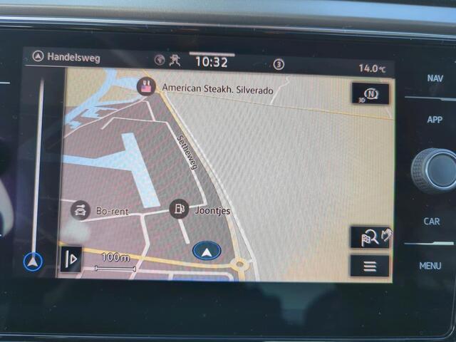 Volkswagen T-Roc 1.0 TSI Style Business / Navigatie / CLimate controle / Navigatie / Parkeersensoren V+A / Elektrische klep /