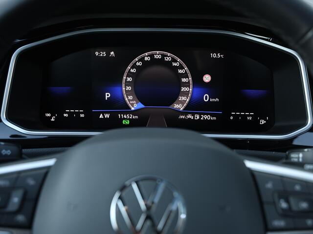 Volkswagen T-Roc R-Line 1.5 TSI 150pk DSG | Panoramadak |LED PLUS | Navigatie | Stoelverwarming | Climate control | Cruise control | 18 Inch velgen