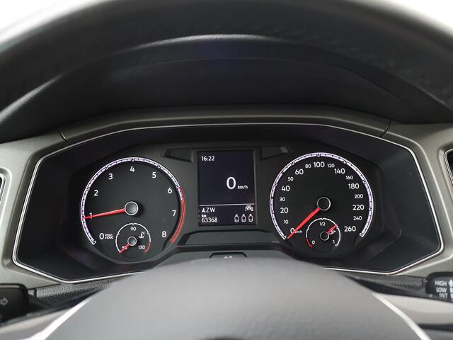 Volkswagen T-Roc 1.0 TSI Style | 110 PK | Navigatiesysteem | Adaptive cruise control | Draadloze telefoonlader |